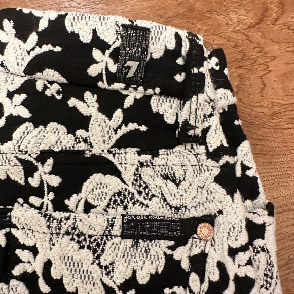 7 for all mankind rose embroidered jeans - Picture 3 of 9